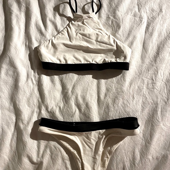 Ripcurl bikini - Picture 1 of 4